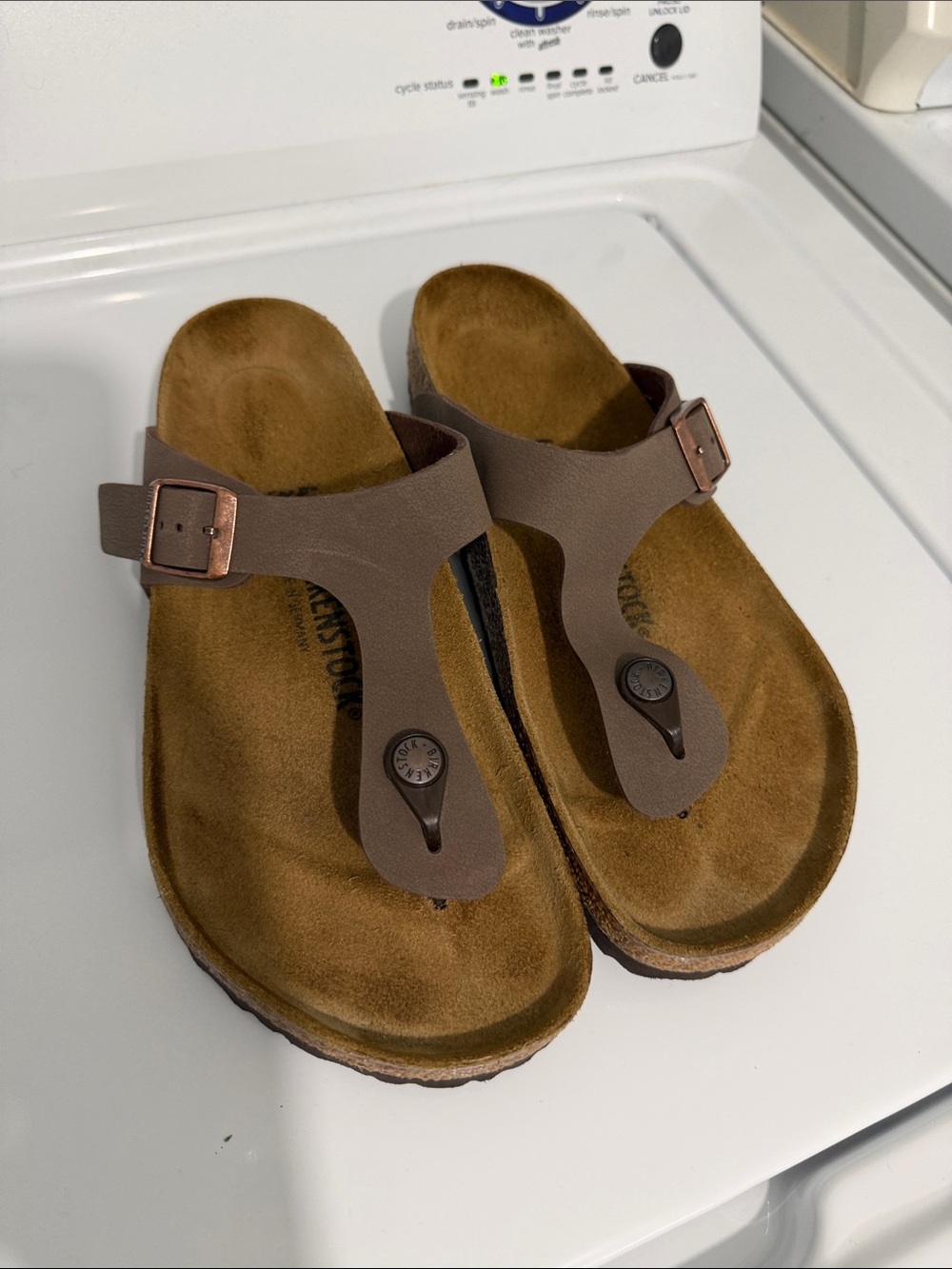 Birkenstock mocha Gizeh Footbed Thong Sandals 41